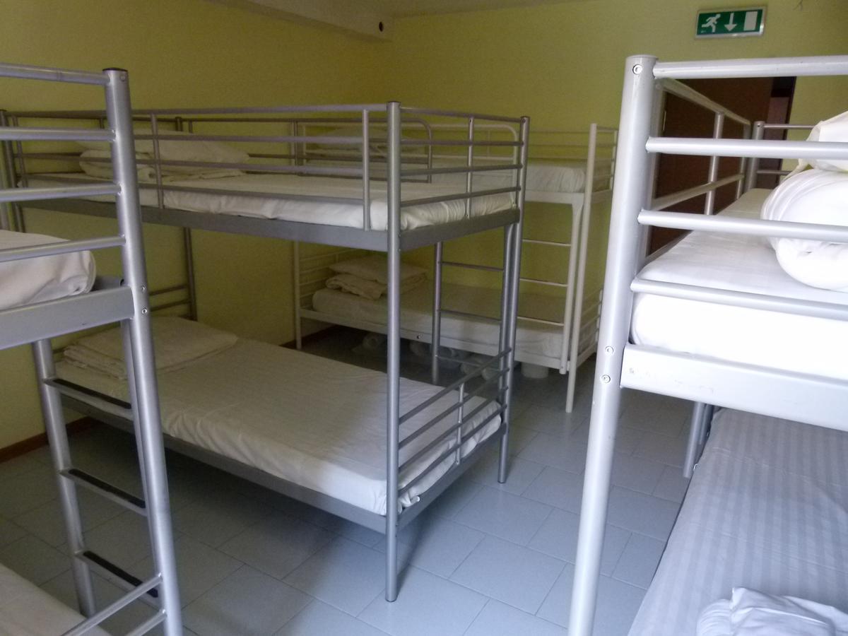 Why Me Eco-Friendly Hostel Tbilisi Ngoại thất bức ảnh
