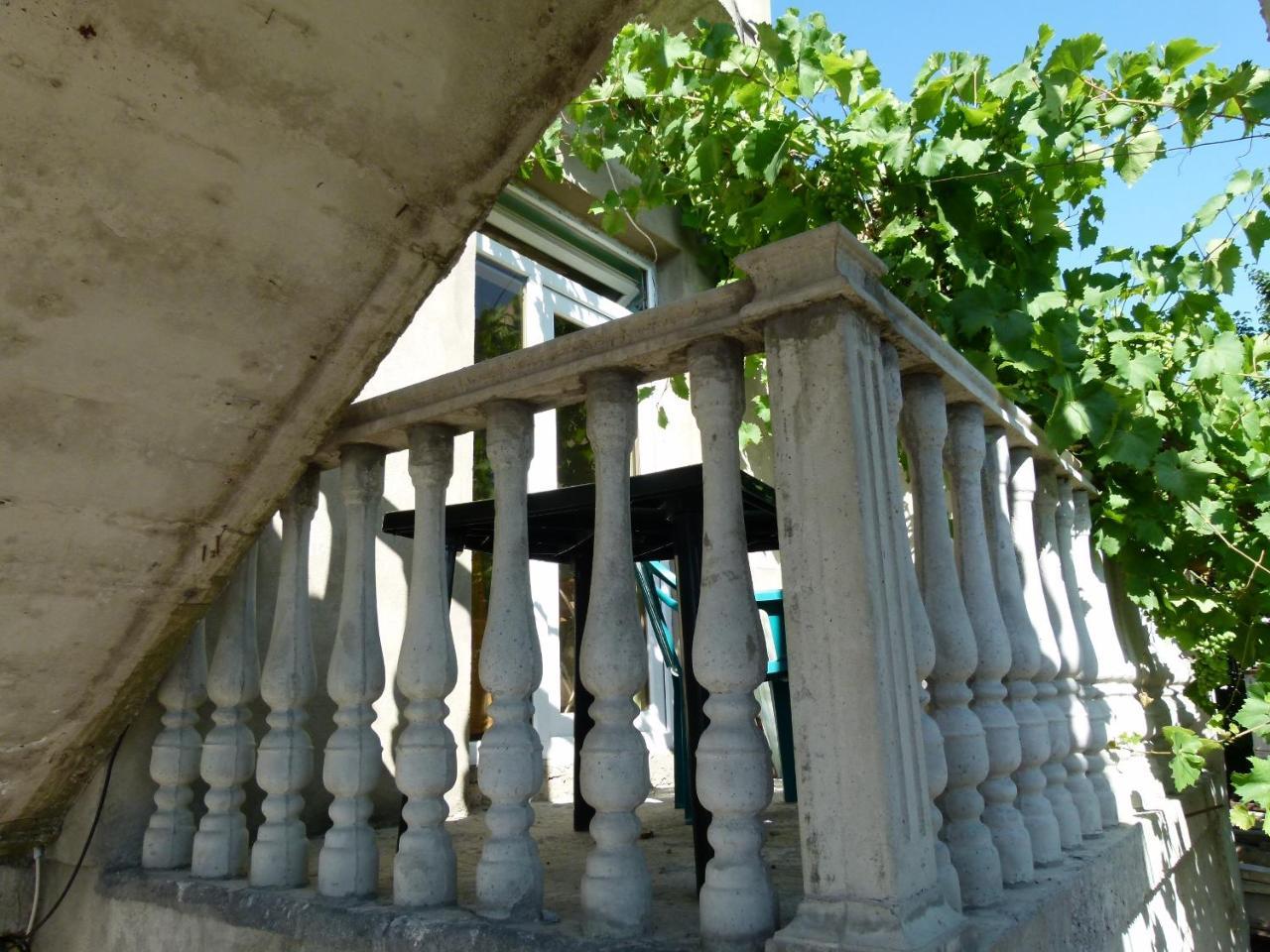 Why Me Eco-Friendly Hostel Tbilisi Ngoại thất bức ảnh