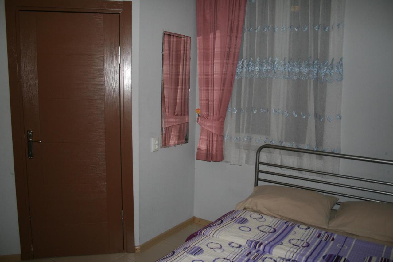 Why Me Eco-Friendly Hostel Tbilisi Ngoại thất bức ảnh